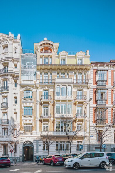 Calle de Montalbán, 7, Madrid, Madrid à louer - Photo de l’immeuble – Image 1 sur 3