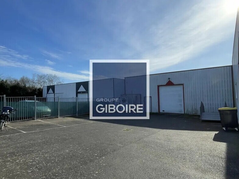 Industriel/Logistique dans Vezin-le-Coquet à louer - Photo de l’immeuble – Image 3 sur 12