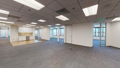 4270 Executive Sq, La Jolla, CA à louer Photo intérieure– Image 1 sur 10