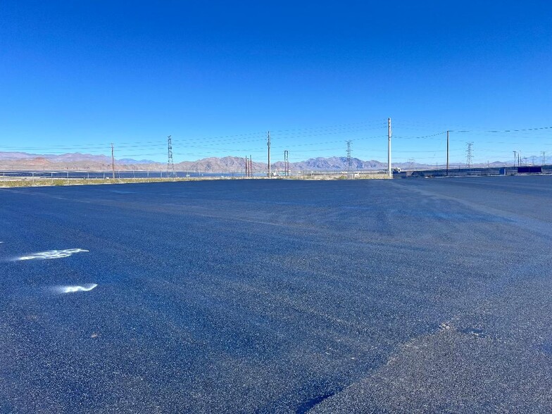 13460 Apex Harbor Ln, Las Vegas, NV à louer - Photo de l’immeuble – Image 3 sur 6