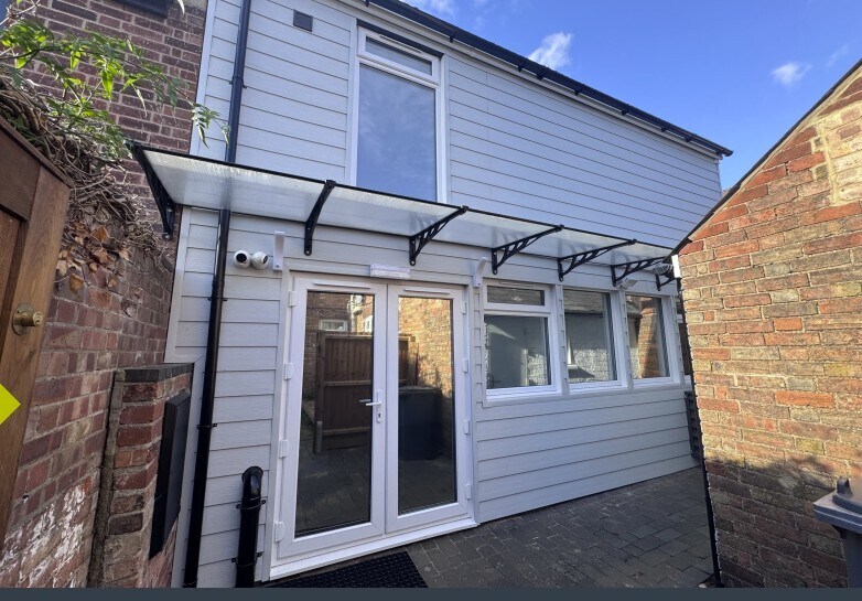 42A Gladstone St, Bedford à louer Photo principale– Image 1 sur 2