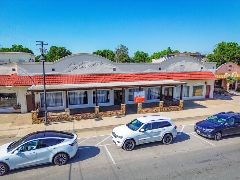 2707 Race St, Fort Worth, TX à louer - Photo de l’immeuble – Image 1 sur 16