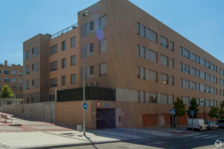 Immeuble residentiel dans Arganda del Rey, Madrid à vendre - Photo principale – Image 1 sur 3