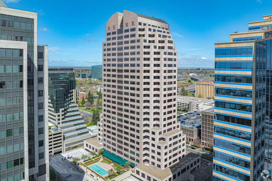 400 Capitol Mall, Sacramento, CA à louer - Photo de l’immeuble – Image 1 sur 11