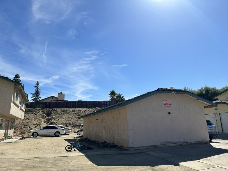 5703 Fairfax Rd, Bakersfield, CA à vendre - Photo de l’immeuble – Image 2 sur 3
