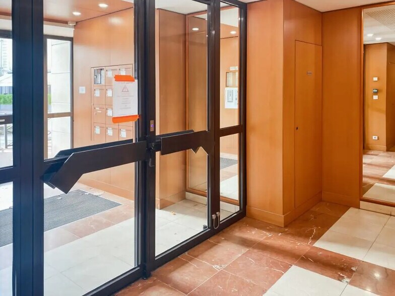 Bureau dans Saint-Maur-des-Fossés à louer - Photo de l’immeuble – Image 2 sur 7