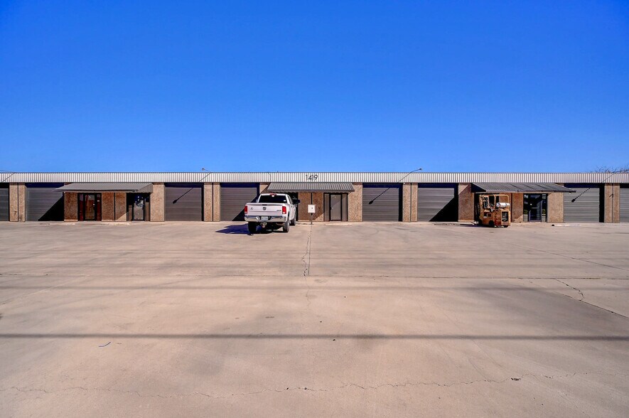 1419 Fleming Dr, Seguin, TX à vendre - Photo de l’immeuble – Image 3 sur 19