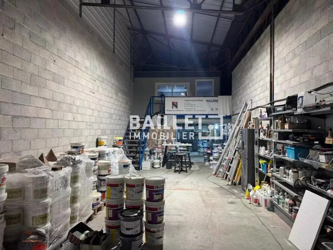 Industriel/Logistique dans Sainte-Maxime à louer Photo intérieure– Image 1 sur 13