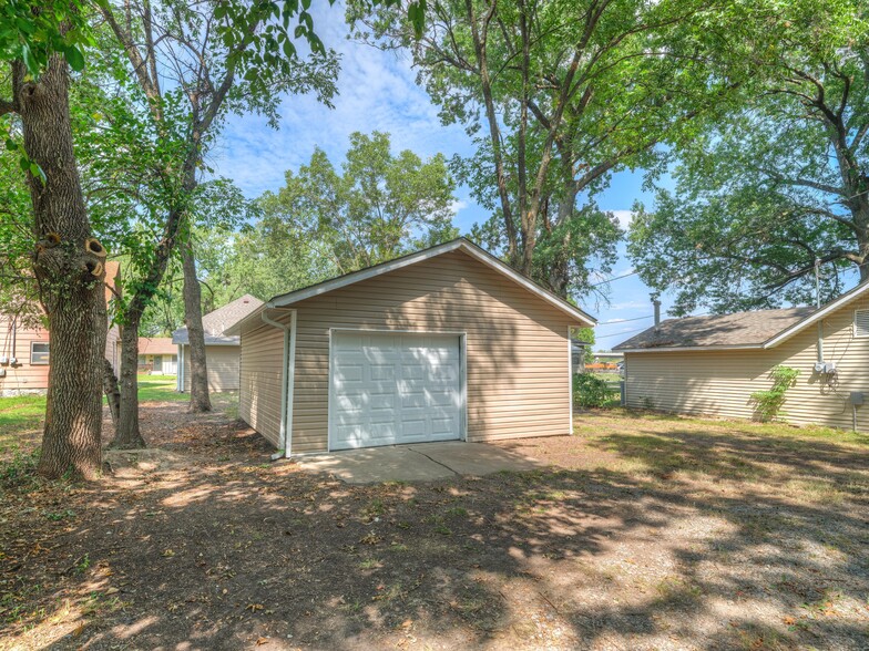 511 E Quincy St, Pittsburg, KS à vendre - Photo de l’immeuble – Image 2 sur 6