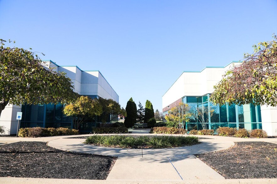 Two Office Buildings Fully Leased portefeuille de 2 biens à vendre sur LoopNet.fr - Photo de l’immeuble – Image 3 sur 13