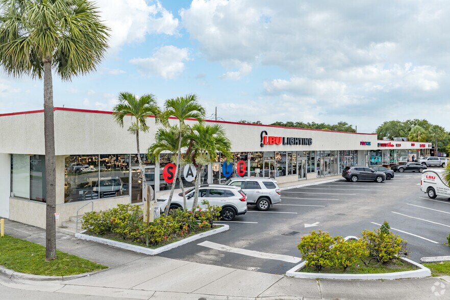 1930-1974 NE 163rd St, North Miami Beach, FL à louer - Photo de l’immeuble – Image 2 sur 2