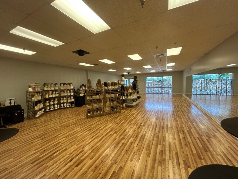 17051 Jean St, Fort Myers, FL à louer - Photo de l’immeuble – Image 1 sur 10