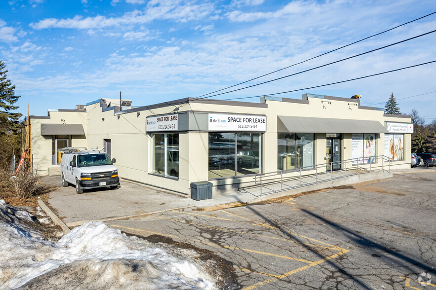 2003 St Joseph Blvd, Ottawa, ON à louer - Photo de l’immeuble – Image 3 sur 4