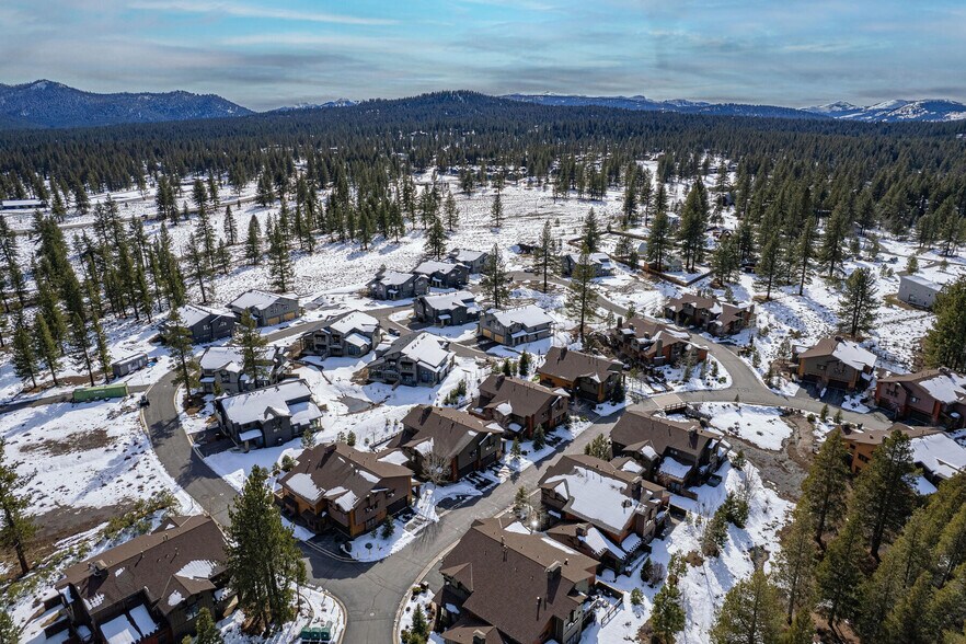 10298-10396 Badger Ln, Truckee, CA à vendre - Photo de l’immeuble – Image 2 sur 15