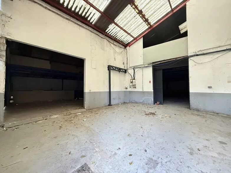 Local d'activités dans La Courneuve à vendre - Photo intérieure – Image 3 sur 12
