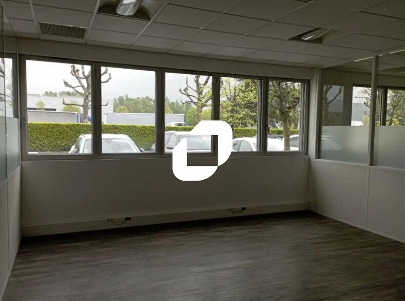 Bureau dans Moirans à louer - Photo de l’immeuble – Image 2 sur 9