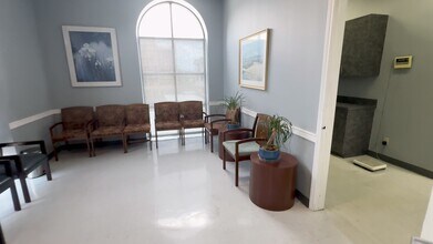 2410 Ella Blvd, Houston, TX à louer - Vidéo sur l’annonce professionnelle 