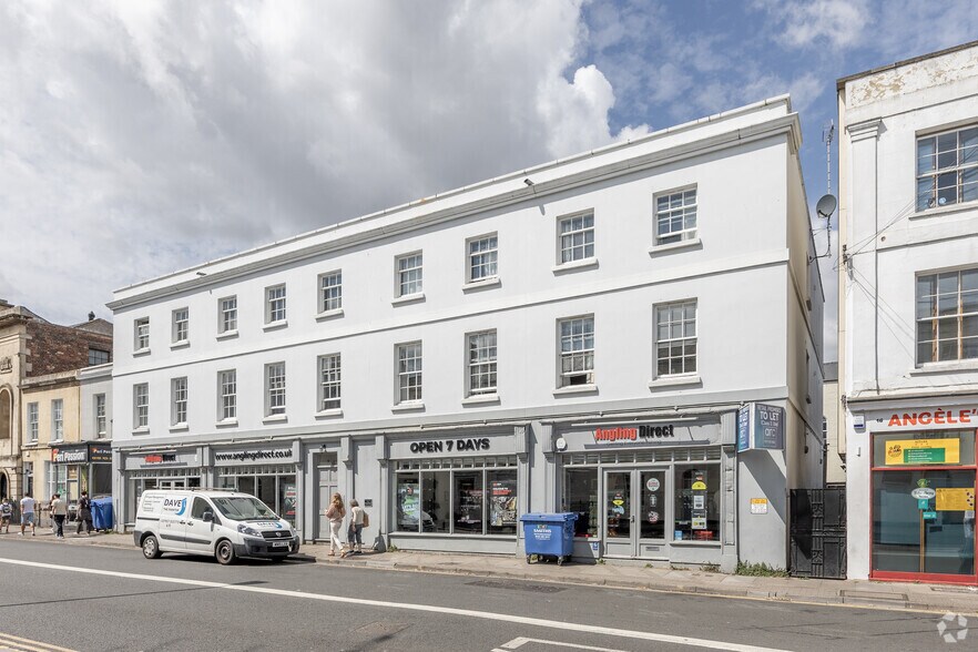 8-14 Portland St, Cheltenham à louer - Photo principale – Image 1 sur 2
