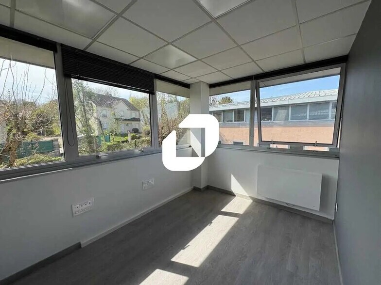 Bureau dans Saint-Germain-en-Laye à louer - Photo de l’immeuble – Image 1 sur 3
