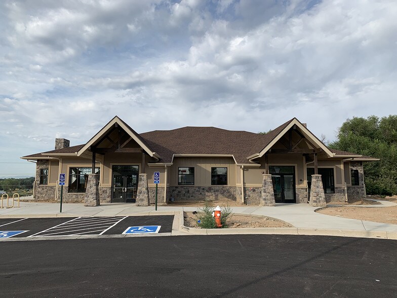 3214 W Eisenhower Blvd, Loveland, CO à louer - Photo de l’immeuble – Image 3 sur 10