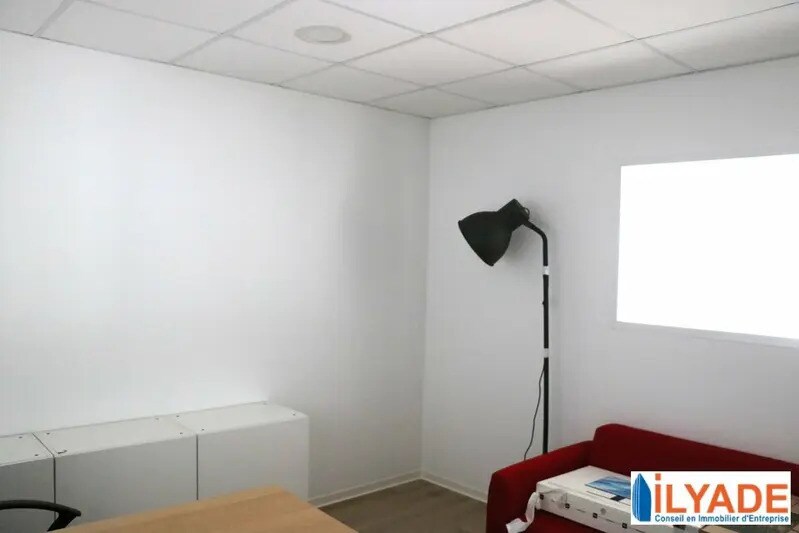 Local d’activités dans Rousset à louer - Photo de l’immeuble – Image 3 sur 7