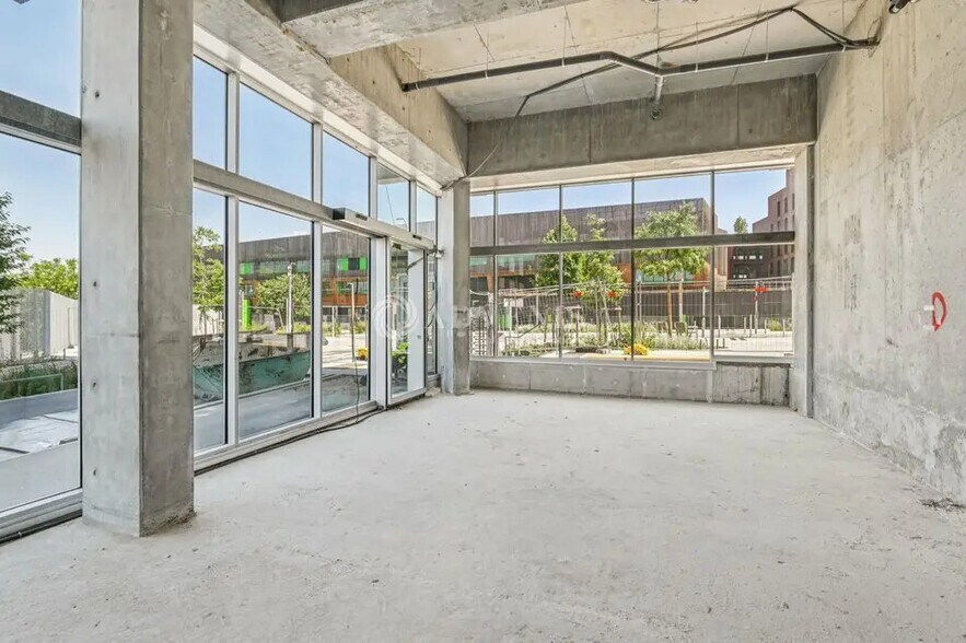 54 Quai De Seine, Saint-Ouen-sur-Seine à louer - Photo de l’immeuble – Image 2 sur 4