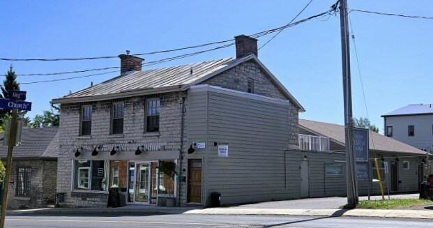 658-662 King St W, Kingston, ON à louer Photo de l’immeuble– Image 1 sur 5