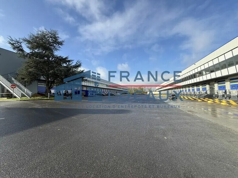 8 Rue De La Ferme Saint Ladre, Fosses à louer - Photo de l’immeuble – Image 3 sur 10