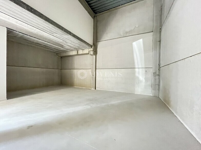 Local d'activités dans Serris à vendre - Photo intérieure – Image 1 sur 8