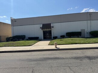 Plus de détails pour 290 Easy St, Simi Valley, CA - Industriel/Logistique à louer