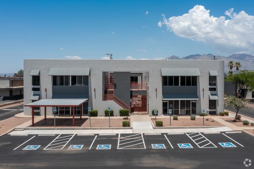 3350 E Grant Rd, Tucson, AZ à louer - Photo de l’immeuble – Image 3 sur 4