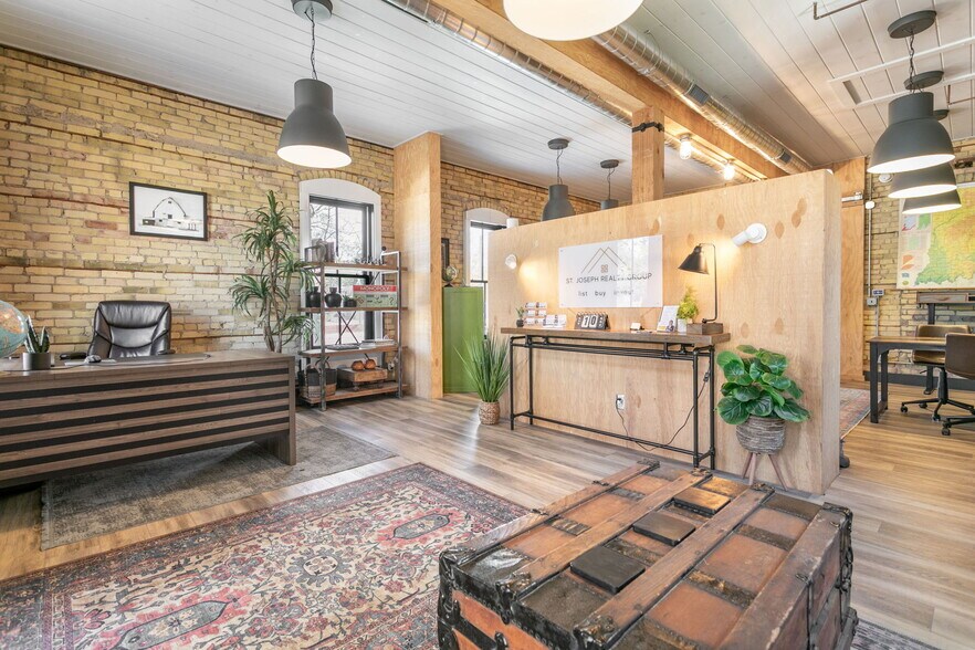 1032 E Wayne St, South Bend, IN à louer - Photo de l’immeuble – Image 2 sur 19