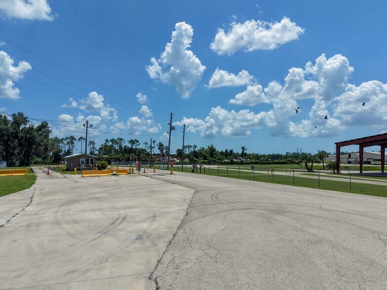 1509 S Byron Butler Pky, Perry, FL à louer - Photo de l’immeuble – Image 3 sur 121