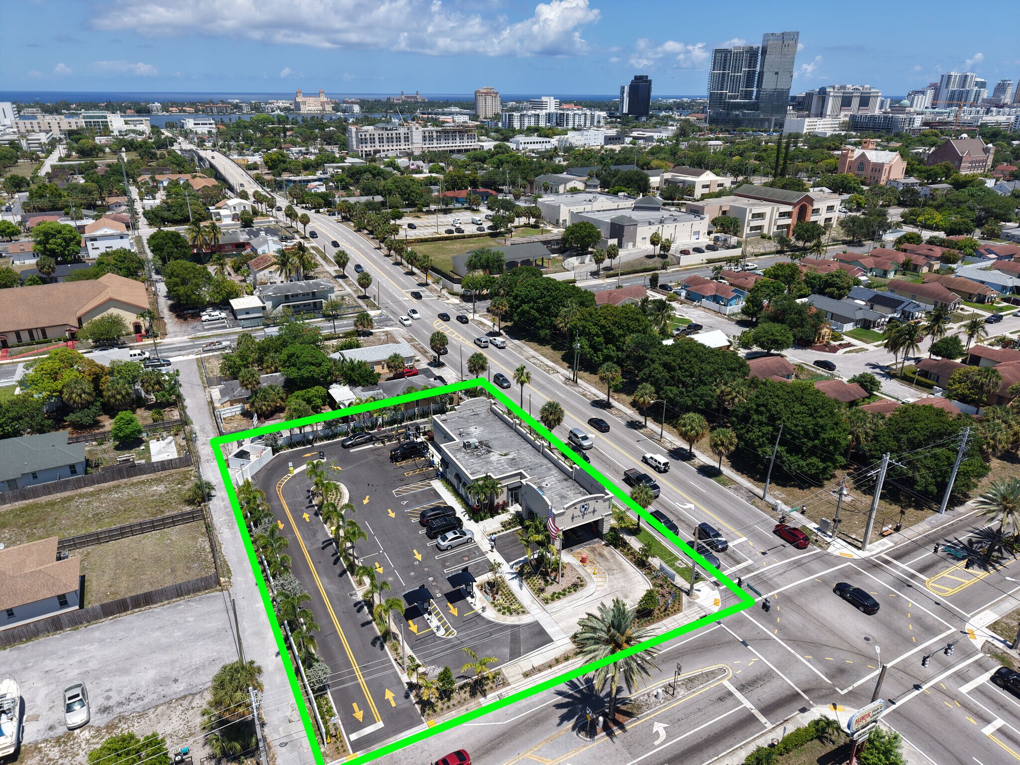 921 Palm Beach Lakes Blvd, West Palm Beach, FL à vendre Photo de l’immeuble– Image 1 sur 28