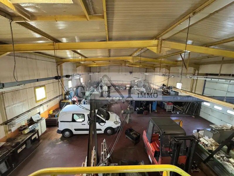 Industriel/Logistique dans Saint-Maximin à vendre Photo intérieure– Image 1 sur 9