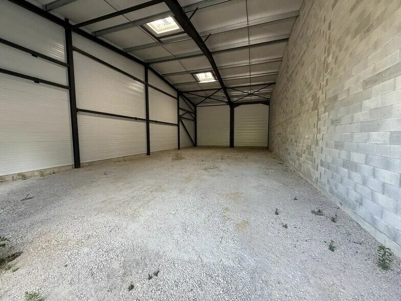 Local d'activités dans Valence à vendre - Photo de l’immeuble – Image 2 sur 7