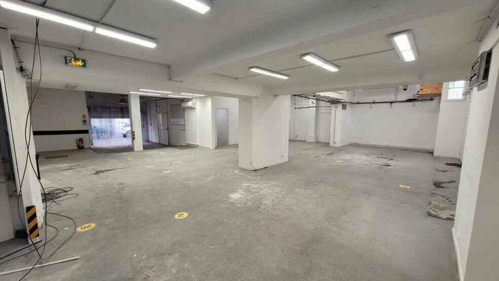 Local commercial dans Montpellier à louer - Photo de l’immeuble – Image 1 sur 8