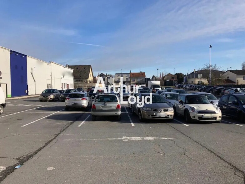 Local commercial dans Reims à louer - Photo de l’immeuble – Image 3 sur 5