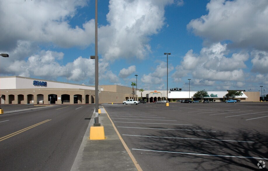 1305 Airline Rd, Corpus Christi, TX à louer - Photo de l’immeuble – Image 3 sur 4