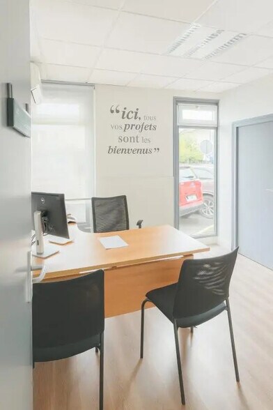 Local commercial dans Billère à louer - Photo de l’immeuble – Image 2 sur 4