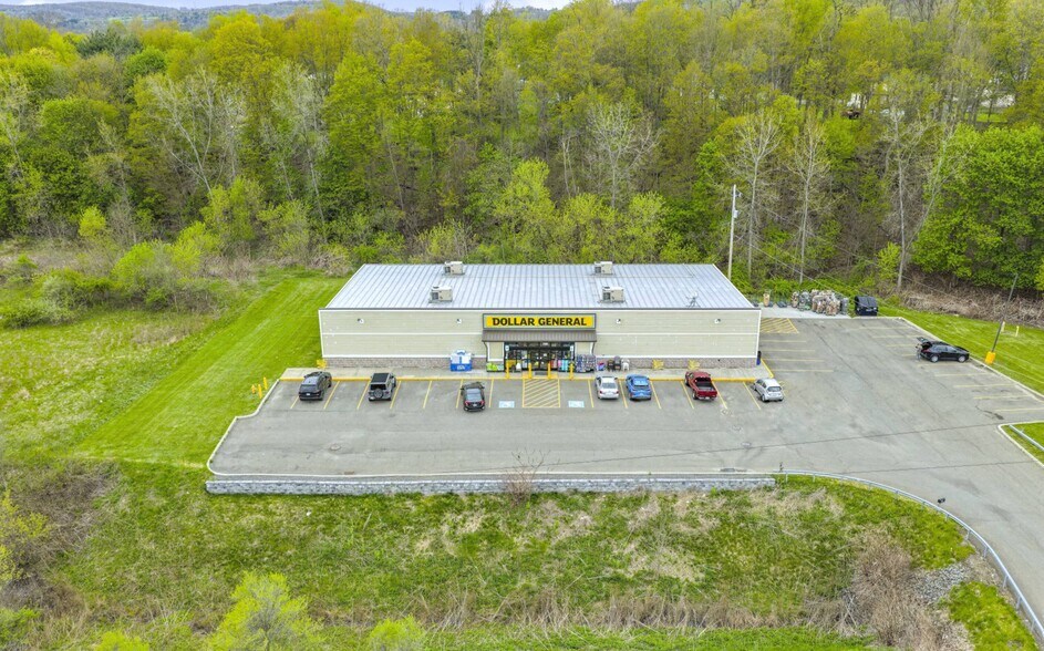 7146 State Route 434, Apalachin, NY à vendre - Photo de l’immeuble – Image 2 sur 9