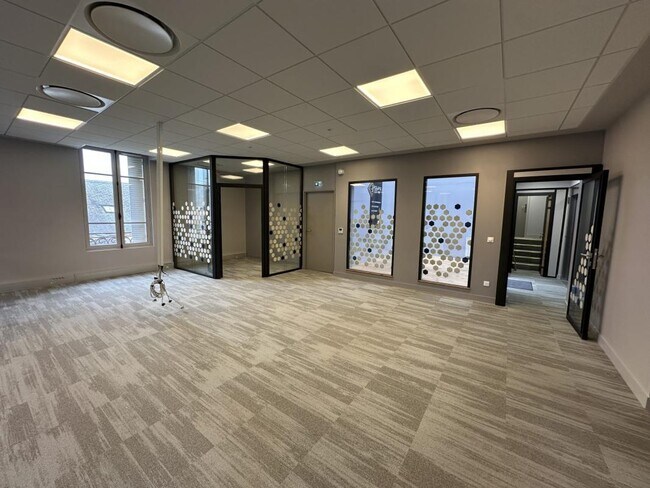Plus de détails pour Bureau à louer