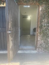 1729 S Santee St, Los Angeles, CA à louer Photo de l’immeuble– Image 1 sur 1