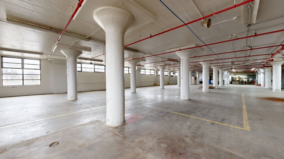 120 E Clark St, Freeport, IL à louer - Numérisation 3D Matterport – Image 2 sur 10