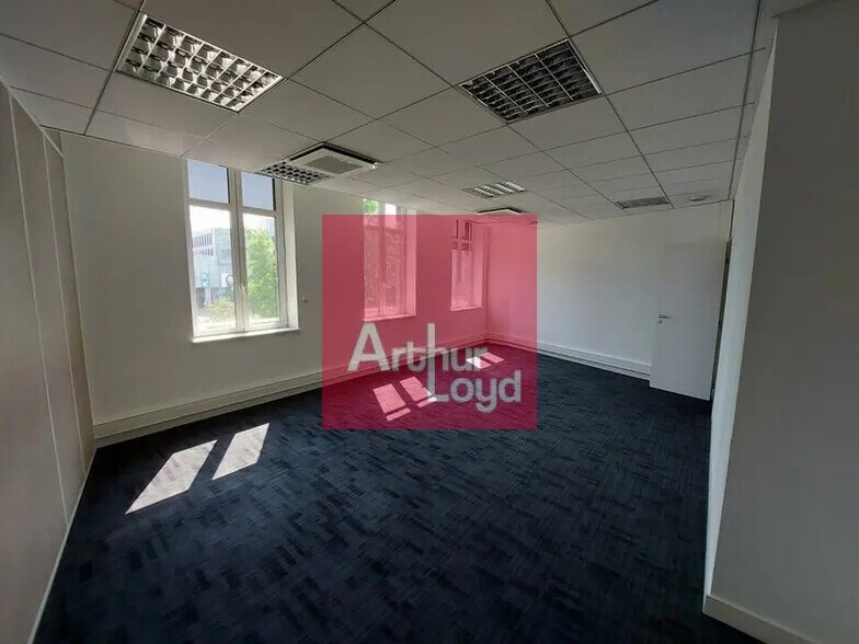 Bureau dans Clermont-Ferrand à louer - Photo intérieure – Image 3 sur 10