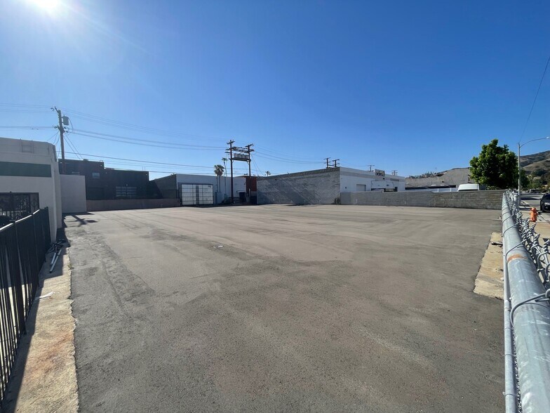 3059 N California St, Burbank, CA à louer - Photo de l’immeuble – Image 3 sur 5