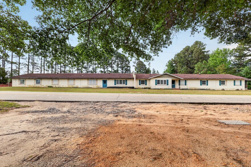 6828 Old Stage Rd N, Angier, NC à vendre - Photo de l’immeuble – Image 2 sur 32