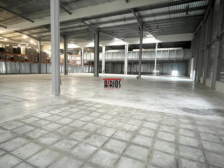 Industriel/Logistique dans La Crau à louer - Photo intérieure – Image 2 sur 2