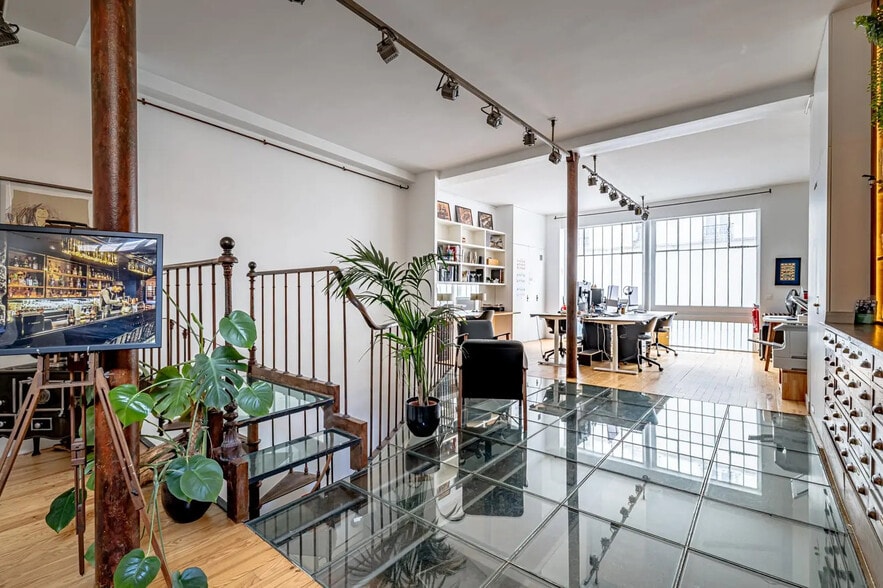 Bureau dans Paris à vendre - Photo de l’immeuble – Image 2 sur 8