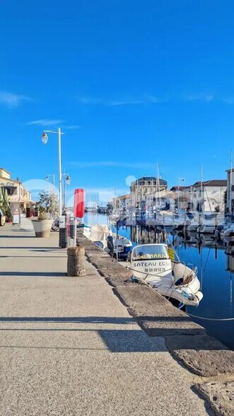 Local commercial dans Marseillan à vendre - Photo de l’immeuble – Image 1 sur 4